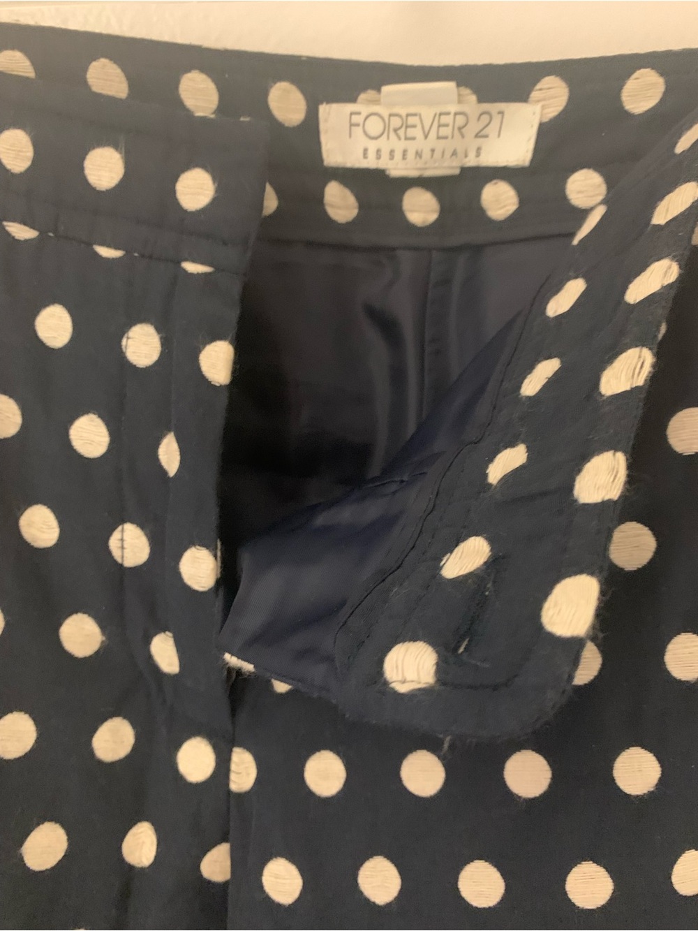 NEW Forever 21 Navy and White Polka Dot Pants, size 6 - Picture 3 of 5
